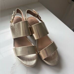 Aerosoles NEW platform sandals gold metallic size 9 comfortable, classic, fun!